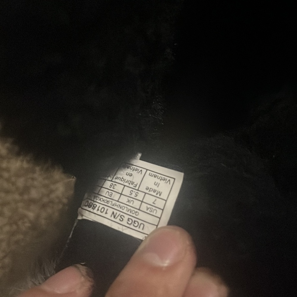 Women’s ugh boots size was too small.